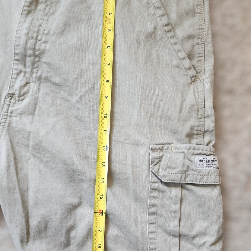​Wrangler Authentic Issue Men's Khaki Cargo Shorts - 100% Cotton - Size 38 - Picture 9 of 10